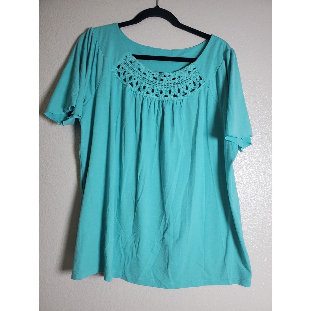 R.Q.T Woman Top 2X Aqua Crochet Neckline Blouse Plus Size Flutter Sleeve Stretch